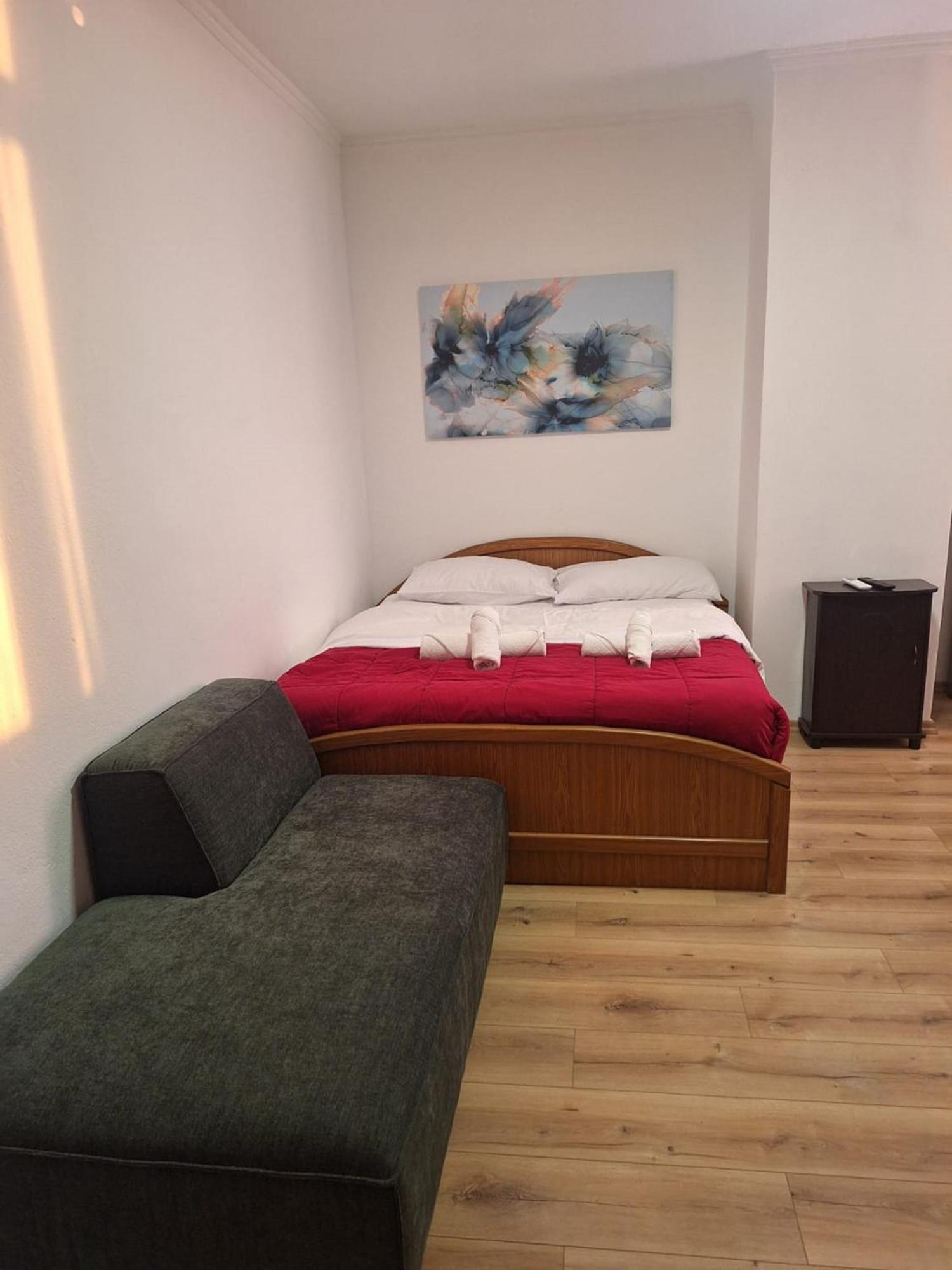 Albania Apartment Comfort Near Tirana City Center Екстер'єр фото