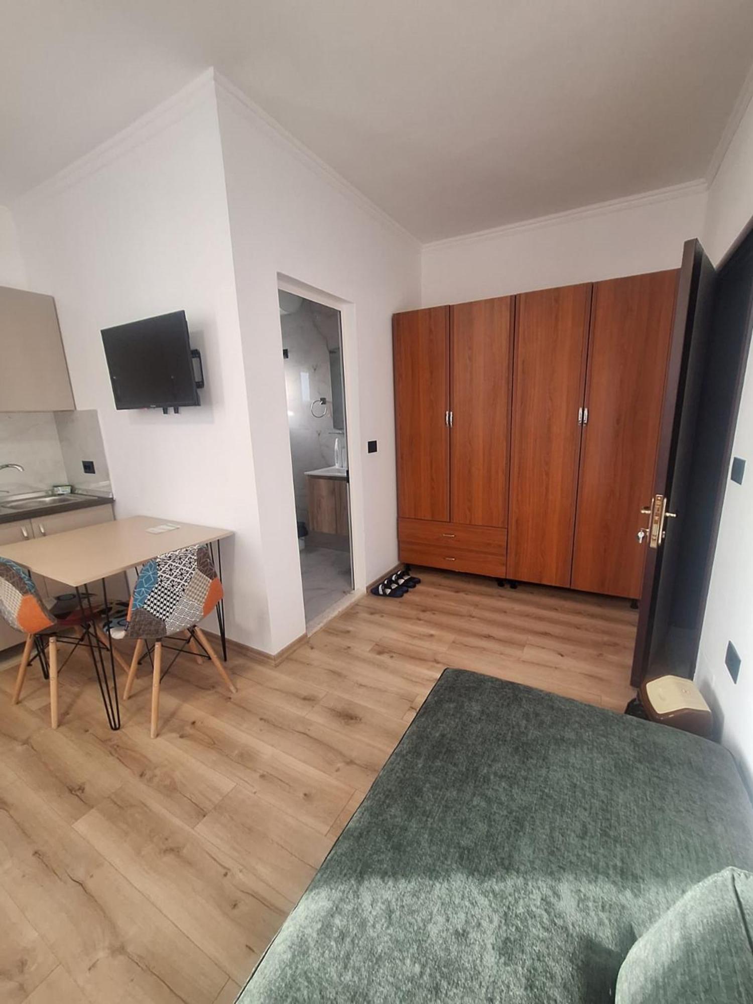 Albania Apartment Comfort Near Tirana City Center Екстер'єр фото